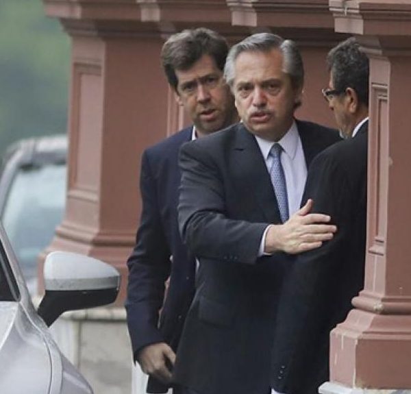 Alberto Fernández dejó sus promesas en la puerta de la Casa Rosada