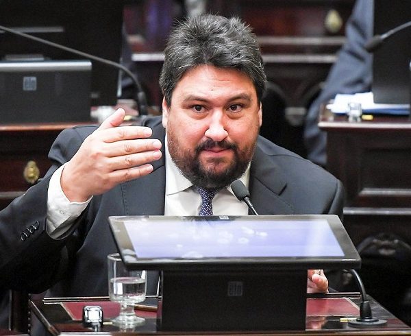 Closs negocia su regreso a la Renovación