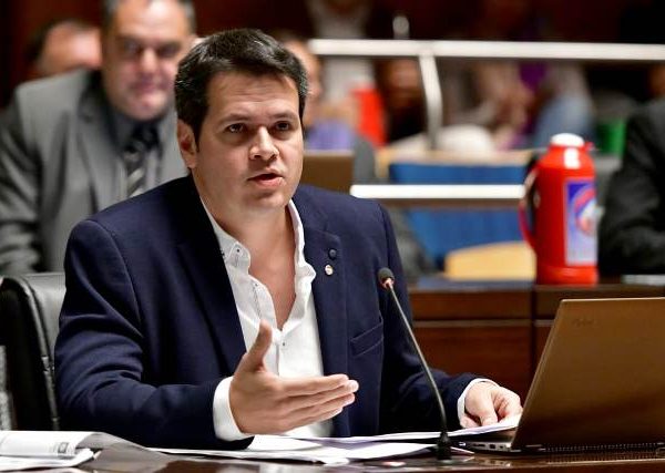 Gustavo González acusó a Pepe Pianesi de ser funcional a la Renovación